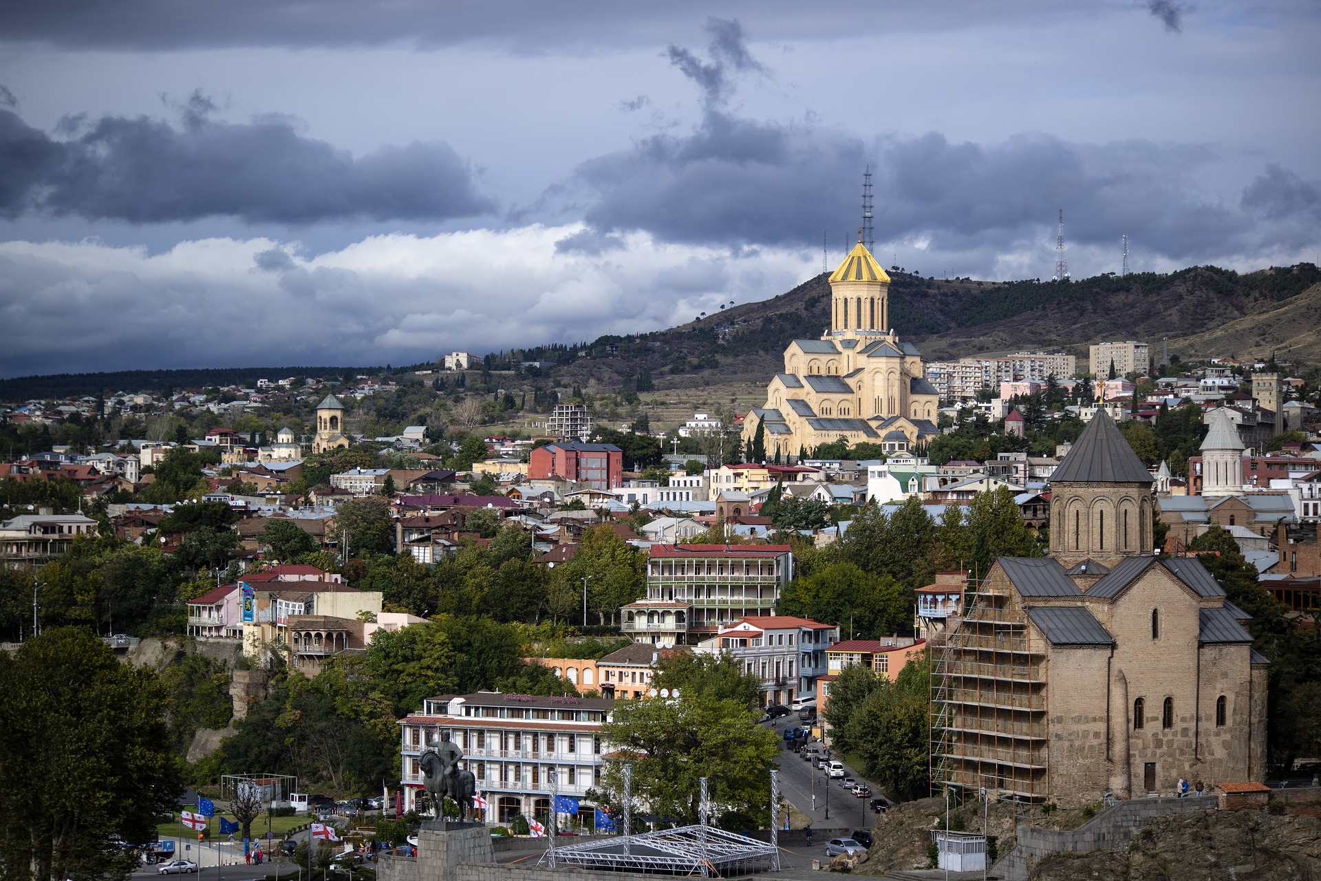Explore Caucasus!