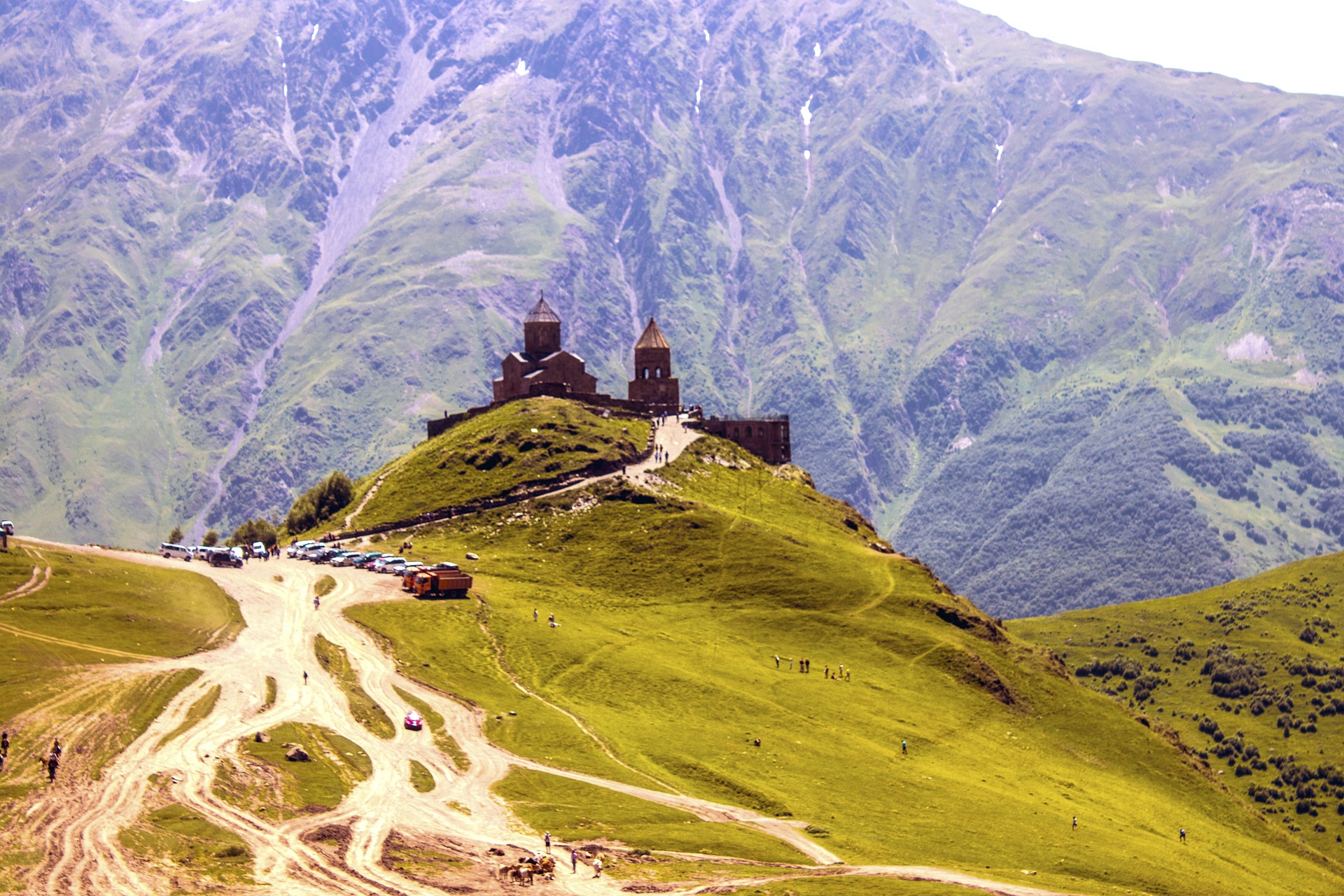 Explore Caucasus!