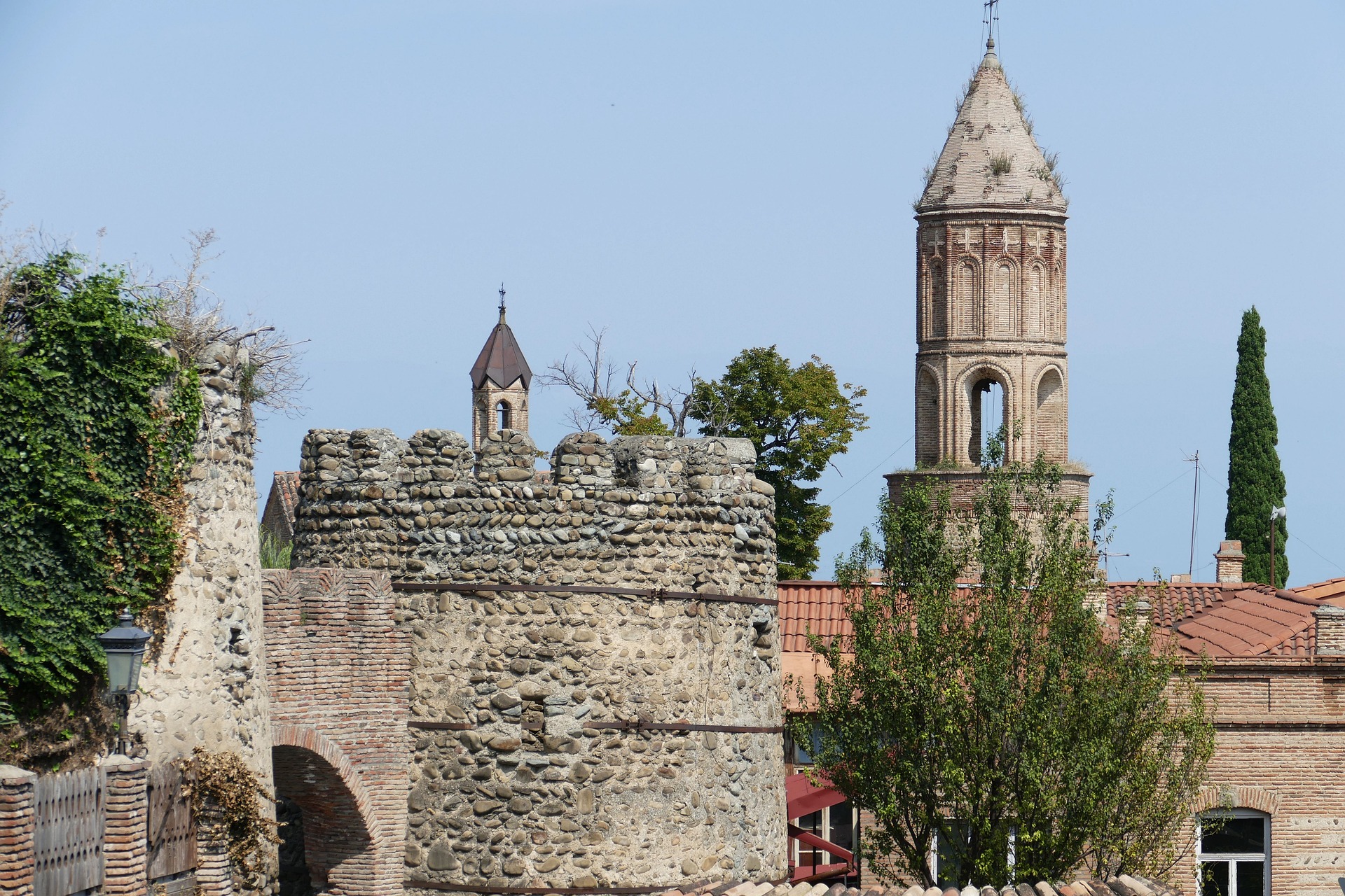 Explore Caucasus!